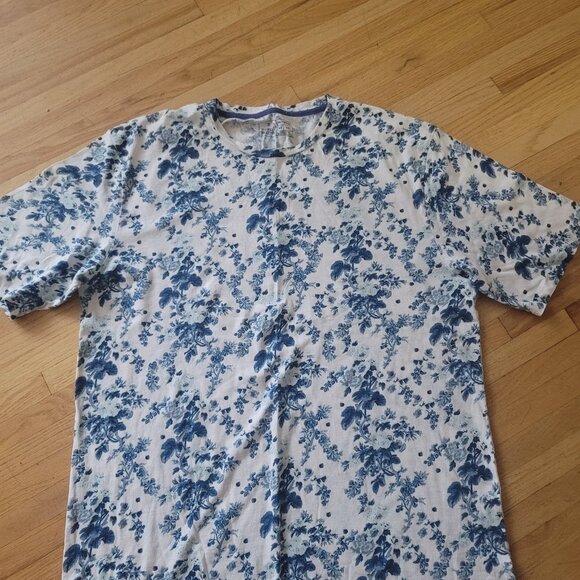 Men's Shirt - Picture 1 of 1